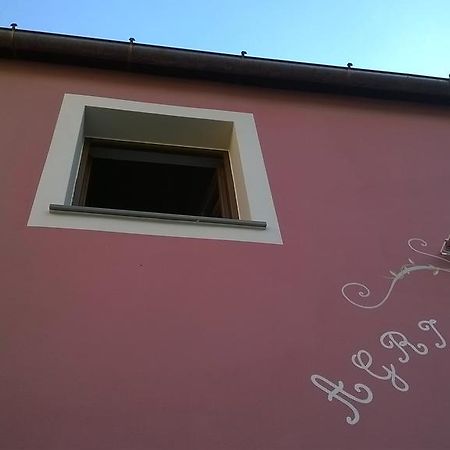 הוילה Bolano Il Borgo Di Pegui מראה חיצוני תמונה
