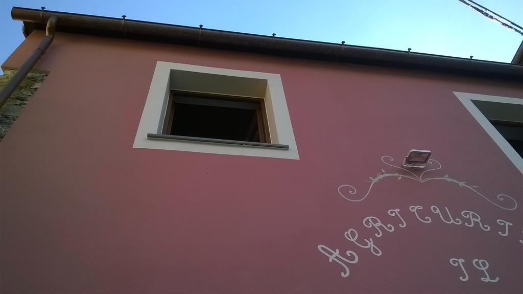 הוילה Bolano Il Borgo Di Pegui מראה חיצוני תמונה